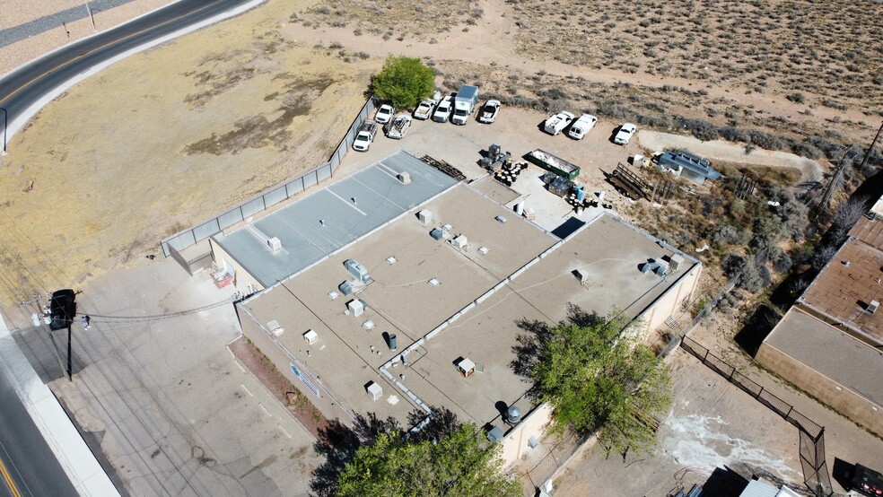 506 Frontage Rd NE, Rio Rancho, NM à vendre - Photo de l’immeuble – Image 1 sur 8