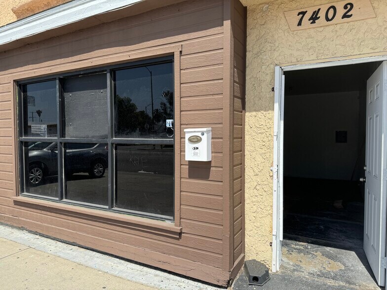 7402-7404 S Western Ave, Los Angeles, CA à louer - Photo de l’immeuble – Image 1 sur 17