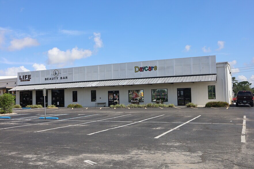 Prime Commercial Portfolio Eustis portefeuille de 2 biens à vendre sur LoopNet.fr - Photo de l’immeuble – Image 2 sur 24