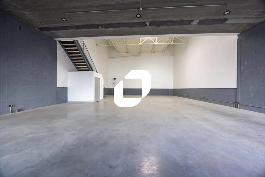 Bureau dans Vaux-le-Pénil à louer - Photo intérieure – Image 3 sur 21