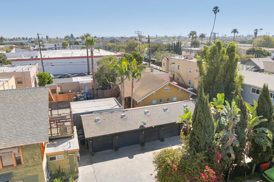 1242 E 7th St, Long Beach, CA à vendre - Photo de l’immeuble – Image 3 sur 31