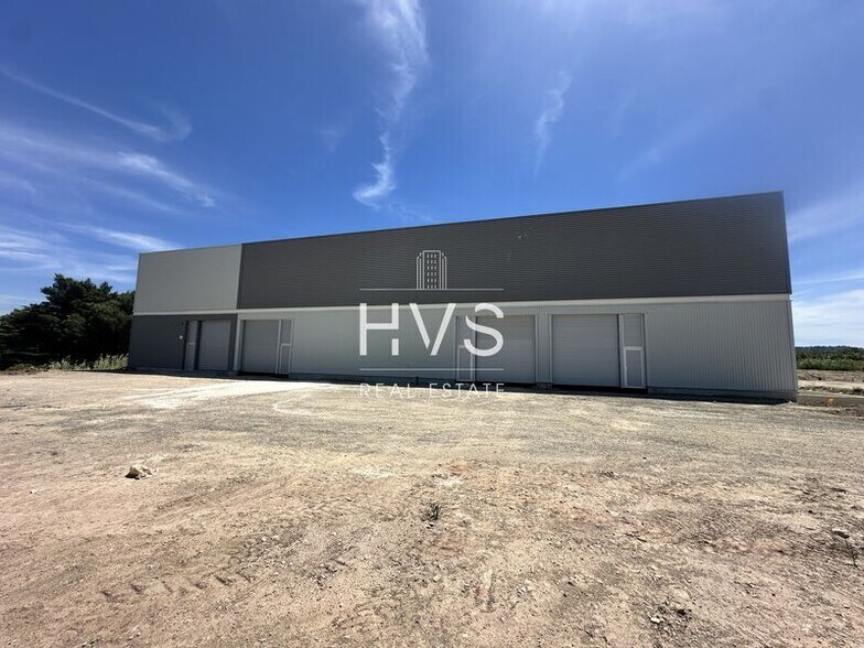 Local d'activités dans Marignane à vendre - Photo de l’immeuble – Image 1 sur 11