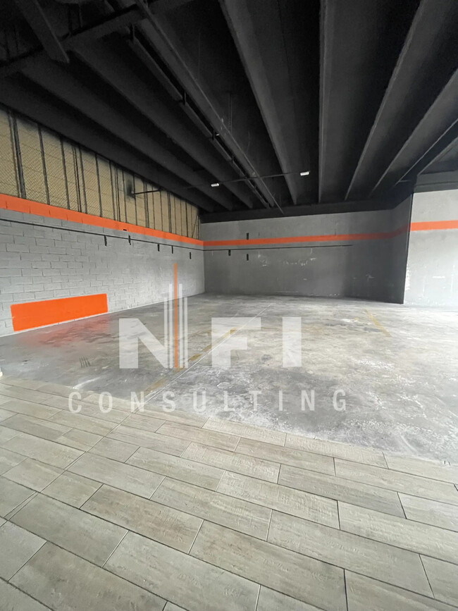 Plus de détails pour Local d'activités à louer