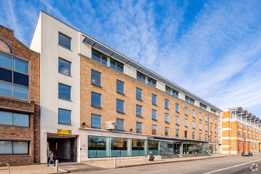 200 Shepherds Bush Rd, Londres à louer - Photo principale – Image 1 sur 15