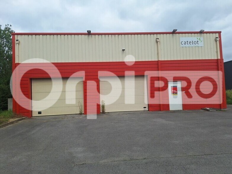 Local d’activités dans Compiègne à louer - Photo de l’immeuble – Image 1 sur 5