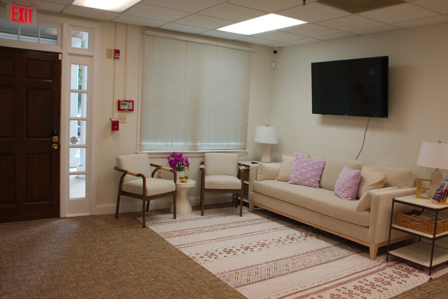 660 E Jefferson St, Tallahassee, FL à louer - Hall d’entrée – Image 2 sur 9