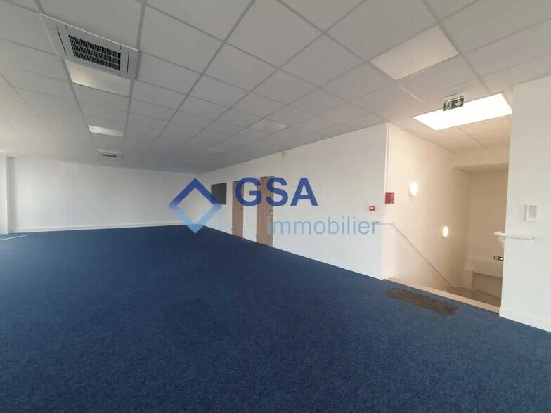 Local d’activités dans Moissy-Cramayel à louer - Photo intérieure – Image 3 sur 11