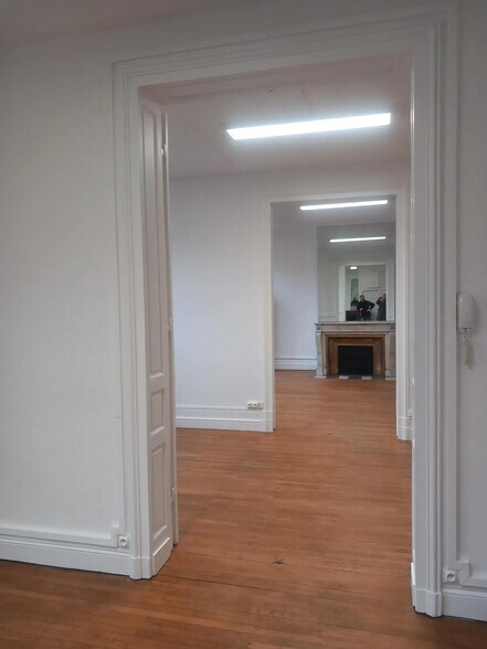 Bureau dans Bordeaux à louer - Photo de l’immeuble – Image 3 sur 8