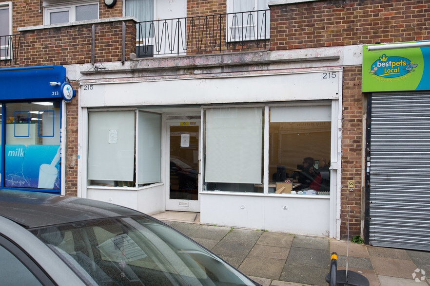 205-217 Amesbury Ave, Londres à louer - Photo de l’immeuble – Image 3 sur 12