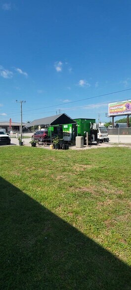 6900 Barbour Rd, Riviera Beach, FL à louer - Vidéo sur l’annonce professionnelle – Image 2 sur 22
