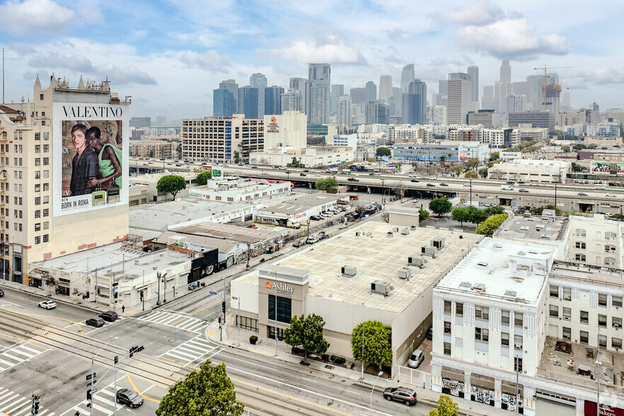 1810 S Broadway, Los Angeles, CA à louer - Photo de l’immeuble – Image 2 sur 6