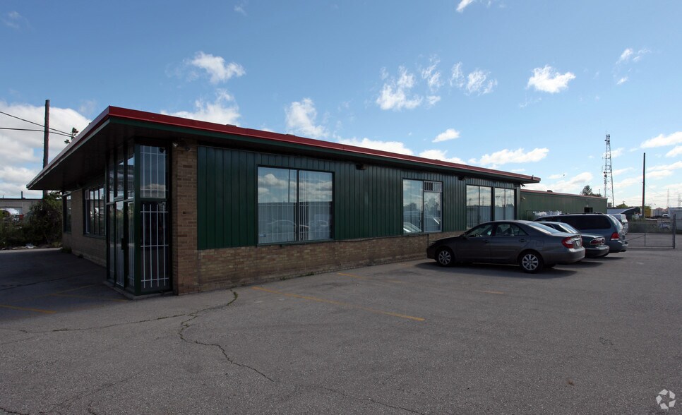 1153 Martin Grove Rd, Toronto, ON à louer - Photo principale – Image 1 sur 1