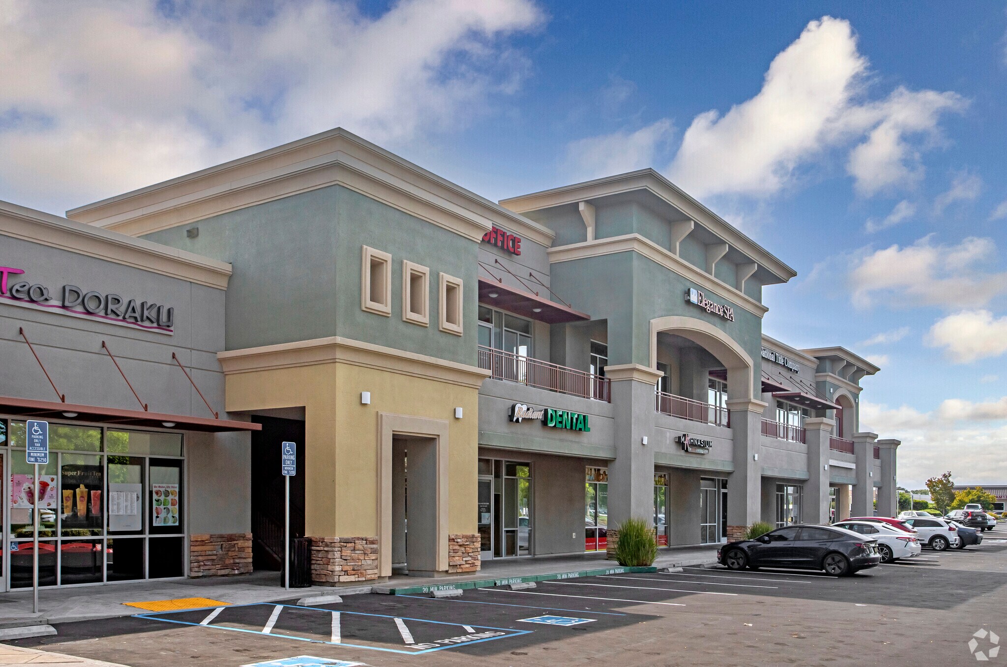 750-752 E Calaveras Blvd, Milpitas, CA à louer Photo de l’immeuble– Image 1 sur 11