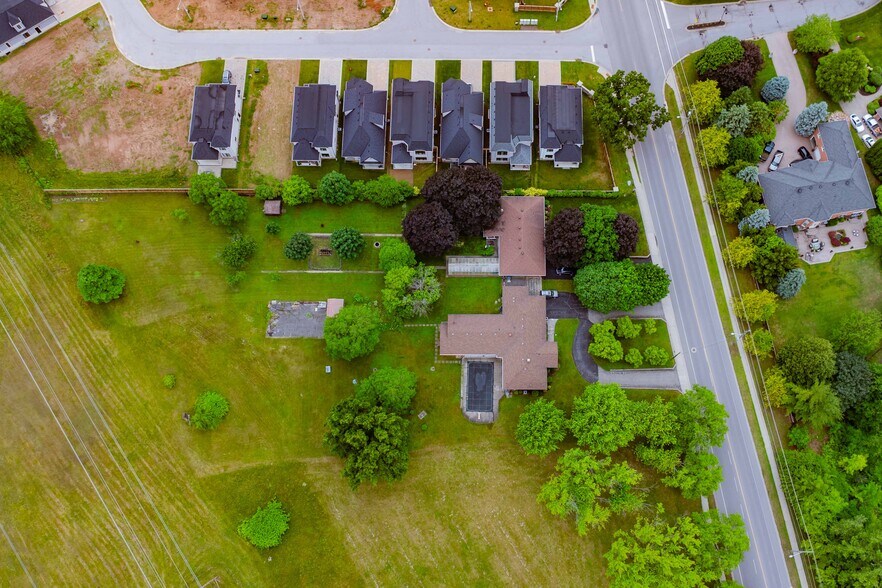 6378 Mountain Rd, Niagara Falls, ON à vendre - Photo de l’immeuble – Image 2 sur 40