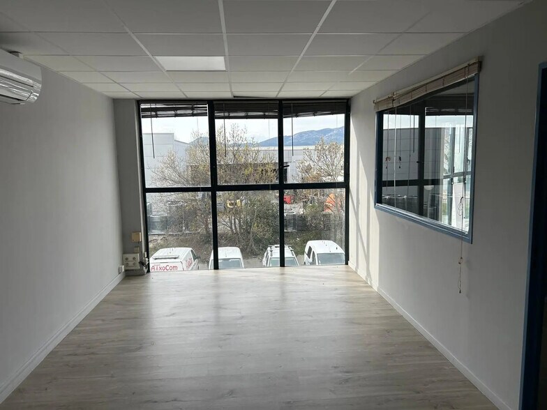 Bureau dans Aubagne à louer - Photo de l’immeuble – Image 2 sur 5