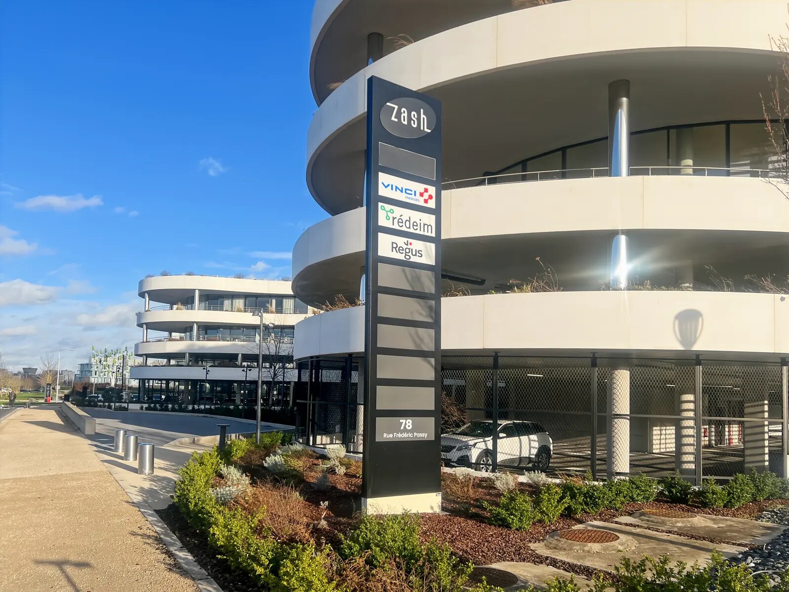 Bureau dans Tinqueux à louer Photo de l’immeuble– Image 1 sur 11