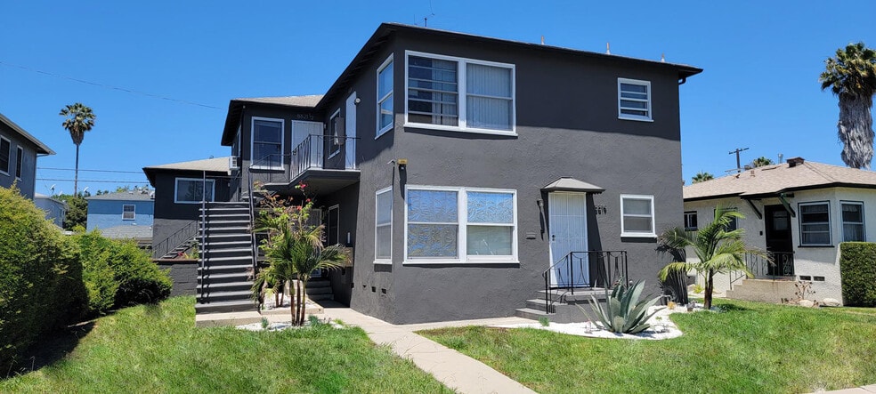 8819 Reading Ave, Los Angeles, CA à vendre - Photo de l’immeuble – Image 2 sur 116
