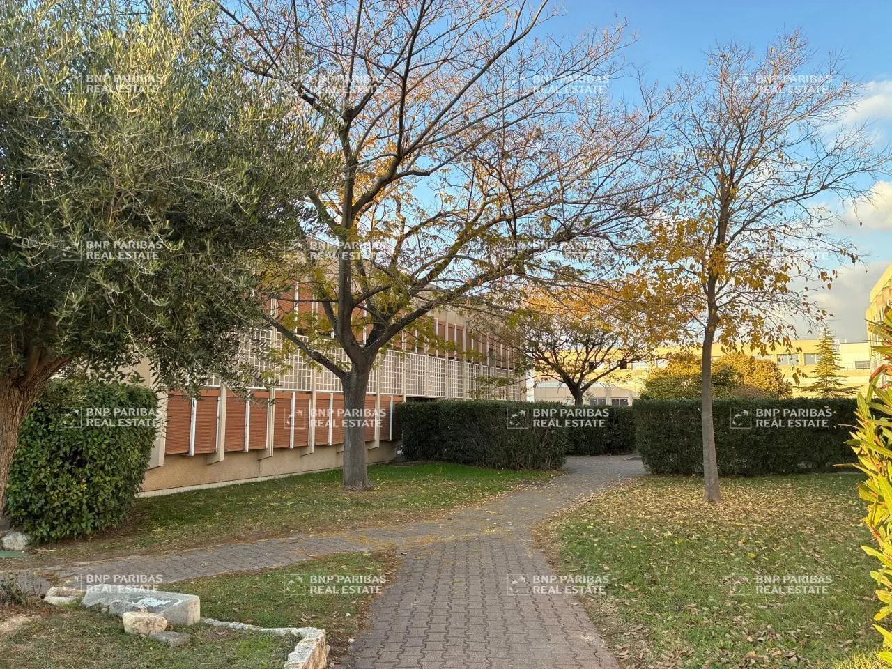 Bureau dans Vitrolles à louer Photo de l’immeuble– Image 1 sur 50