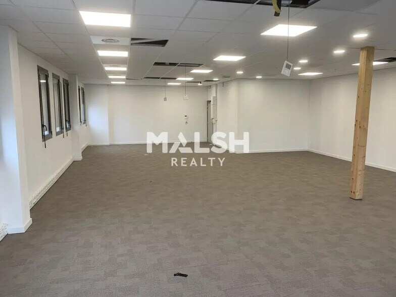 Bureau dans Beynost à louer - Photo intérieure – Image 3 sur 18