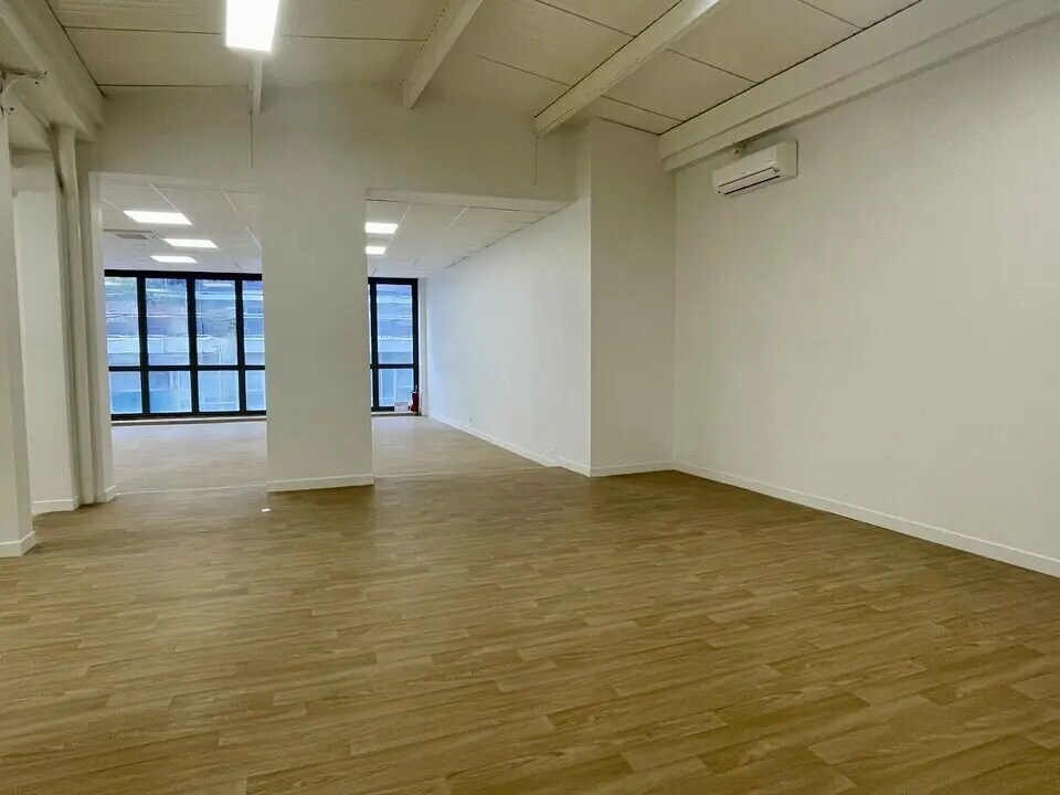 Bureau dans Reims à louer Photo de l’immeuble– Image 1 sur 7