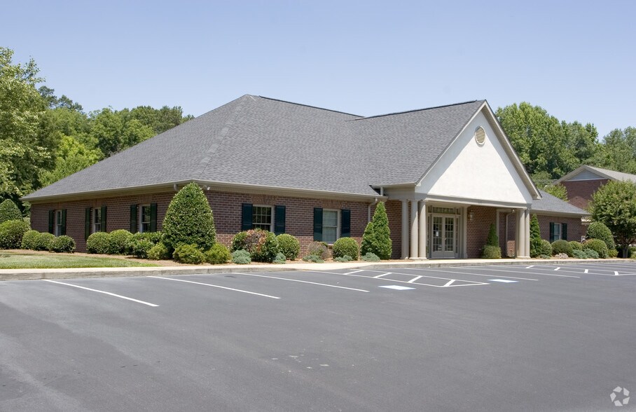 107 Dorsett Dr, Salisbury, NC à vendre - Photo de l’immeuble – Image 2 sur 7
