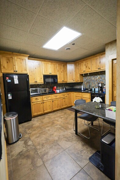 2525 Nevada Ave N, Golden Valley, MN à vendre - Photo de l’immeuble – Image 3 sur 30