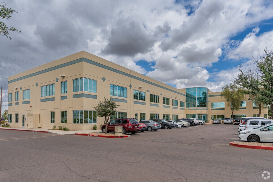 250 N Litchfield Rd, Goodyear, AZ à louer - Photo principale – Image 1 sur 4