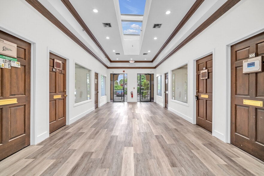 1700 N Dixie Hwy, Boca Raton, FL à louer - Photo intérieure – Image 2 sur 23