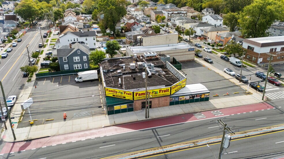 2270 Hylan Blvd, Staten Island, NY à vendre - Photo de l’immeuble – Image 3 sur 13