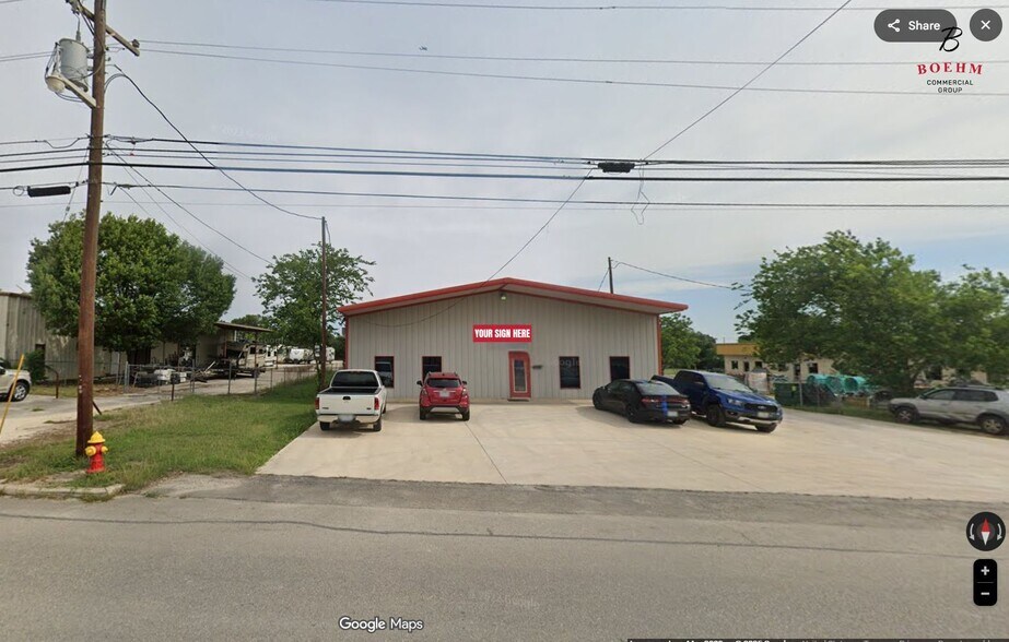 129 Industrial Dr, Boerne, TX à louer - Photo de l’immeuble – Image 1 sur 8