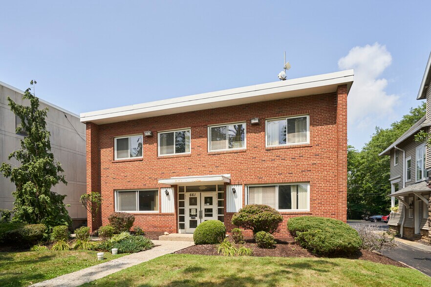 661 W Market St, Akron, OH à vendre - Photo de l’immeuble – Image 2 sur 10