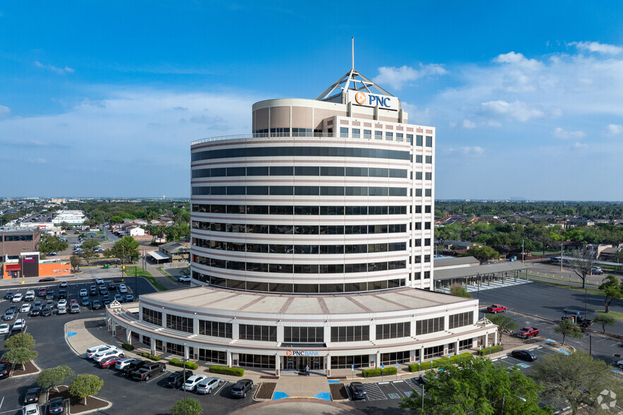 3900 N 10th St, McAllen, TX à louer - Aérien – Image 1 sur 5