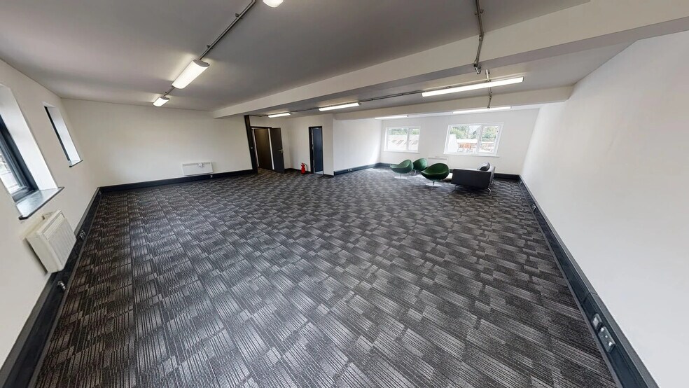 207-209 Torrington Ave, Coventry à louer - Numérisation 3D Matterport – Image 2 sur 28