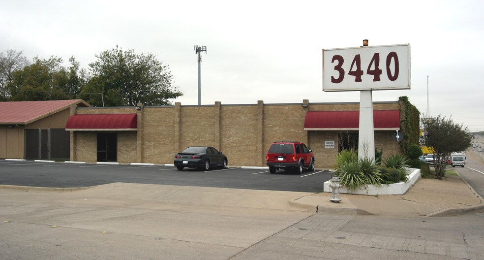 3440 South Fwy, Fort Worth, TX à vendre - Photo de l’immeuble – Image 2 sur 8