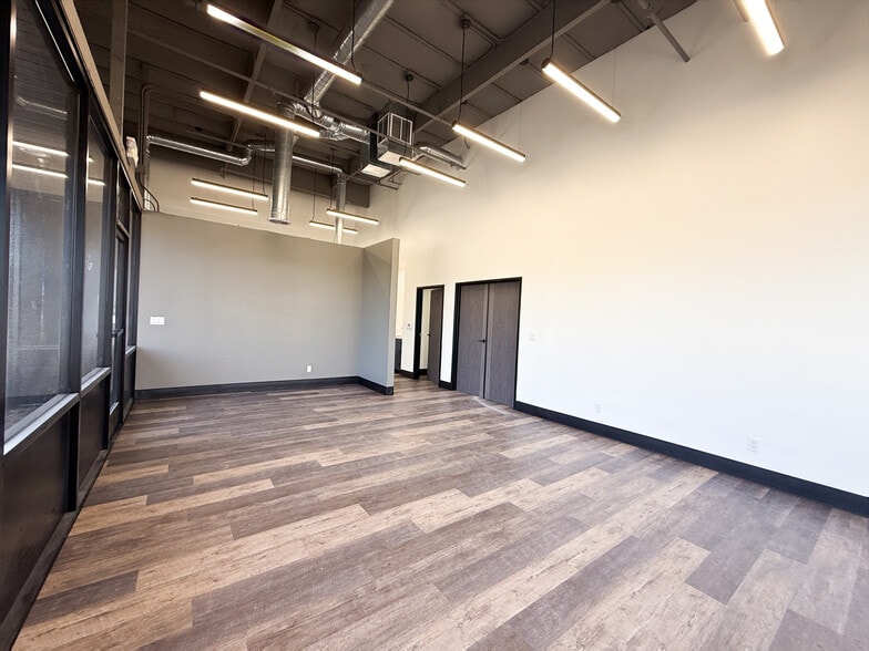 2292 N Batavia St, Orange, CA à vendre - Photo intérieure – Image 3 sur 5
