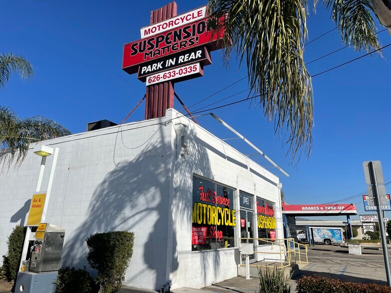 1143 W Foothill Blvd, Azusa, CA à vendre - Photo de l’immeuble – Image 2 sur 11