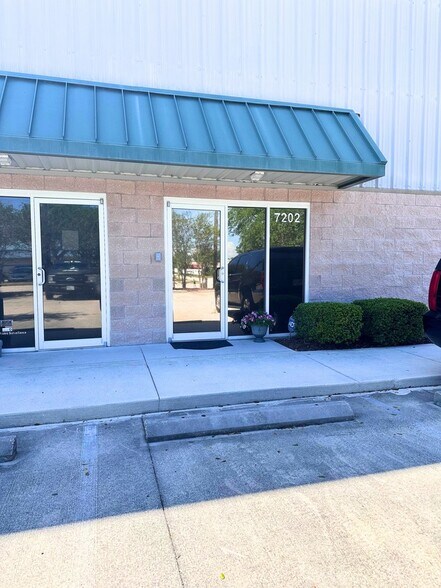 7182-7208 E 21st St, Sarasota, FL à vendre - Photo de l’immeuble – Image 2 sur 13