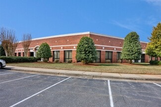 Plus de détails pour 7800-7880 Thorndike Rd, Greensboro, NC - Local d'activités à louer