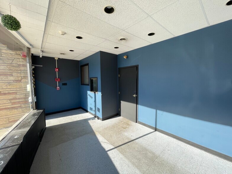 10020 W Roosevelt Rd, Westchester, IL à louer - Photo de l’immeuble – Image 2 sur 13