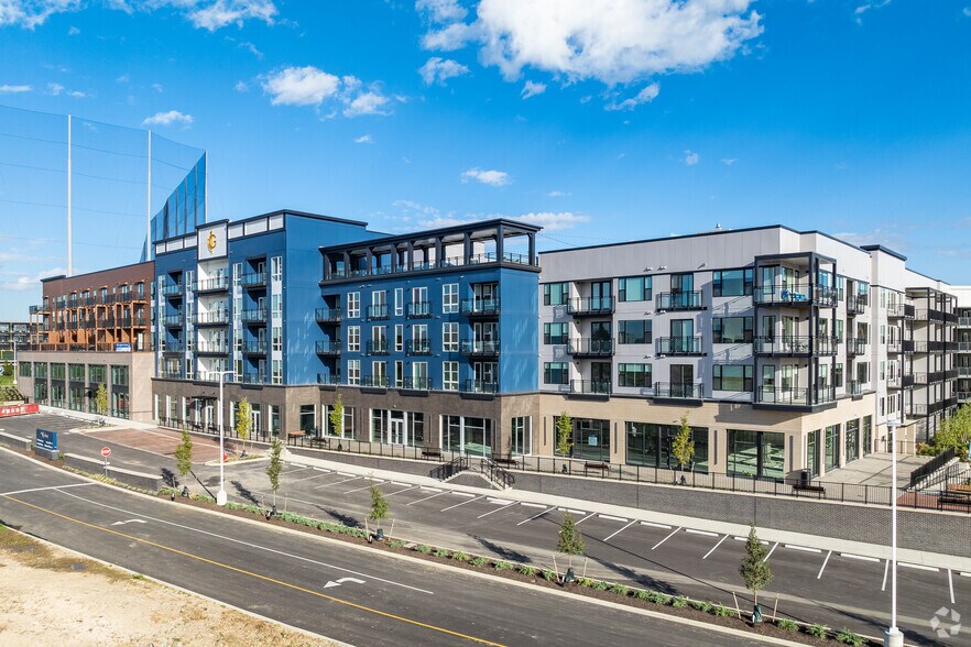 8770 Galaxy Way, Columbus, OH à louer - Photo de l’immeuble – Image 1 sur 4