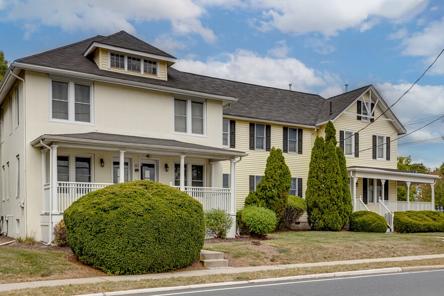 221 S Main St, Flemington, NJ à vendre - Photo de l’immeuble – Image 2 sur 54