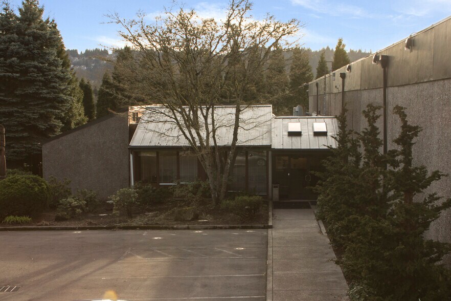 3901 SE Naef Rd, Portland, OR à louer - Photo de l’immeuble – Image 2 sur 23