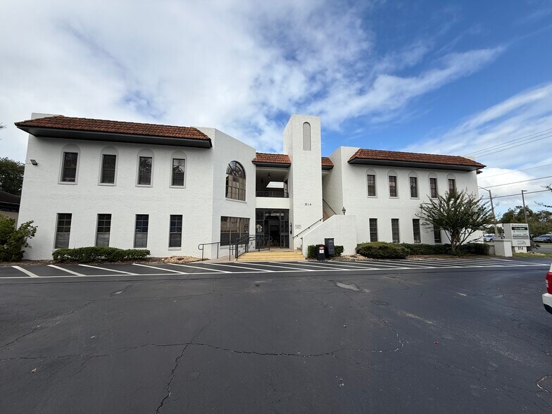 814 E Silver Springs Blvd, Ocala, FL à louer - Photo principale – Image 1 sur 2