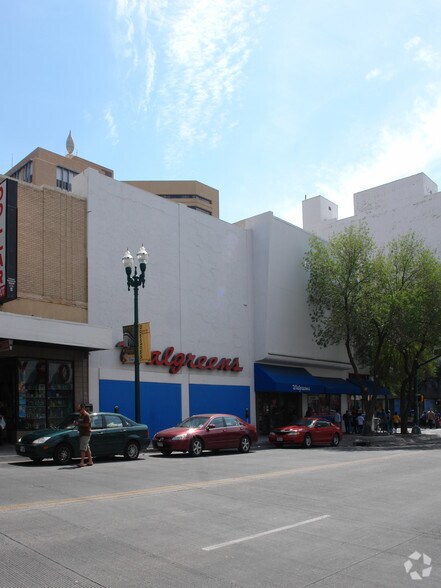 200 N Mesa St, El Paso, TX à louer - Photo de l’immeuble – Image 2 sur 2