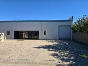 24418 S Main St, Carson, CA à louer Photo de l’immeuble– Image 1 sur 9