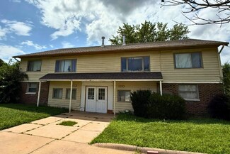 Plus de détails pour 106-112 Cherry Hills ct, Hesston, KS - Logement à vendre