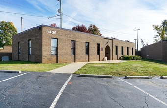 326 Edwardia Dr, Greensboro, NC à louer Photo de l’immeuble– Image 2 sur 5