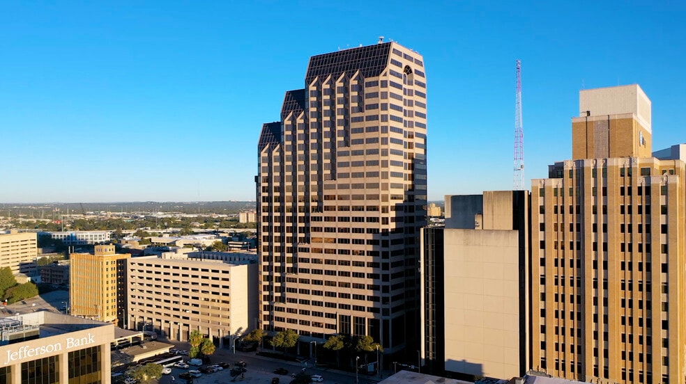 300 Convent St, San Antonio, TX à louer - Vidéo aérienne – Image 2 sur 20