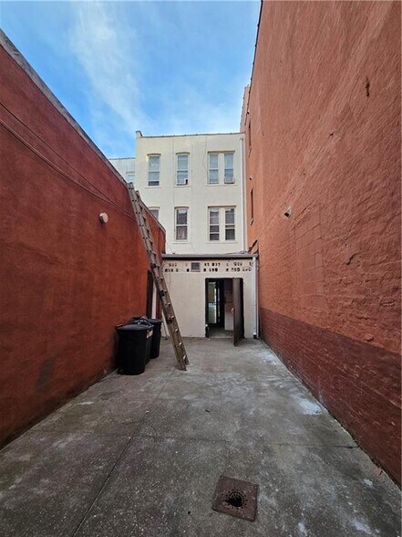 431 Kings Hwy, Brooklyn, NY à louer - Photo de l’immeuble – Image 2 sur 5