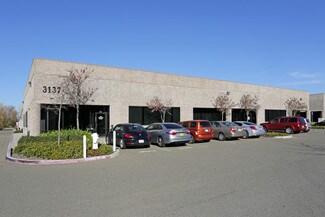 Plus de détails pour 3137 Dwight Rd, Elk Grove, CA - Local d'activités à louer